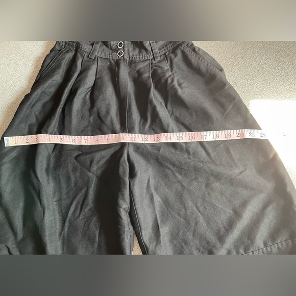 Vintage Madeleine Black Rayon Walking Shorts Size 8 - Picture 8 of 11